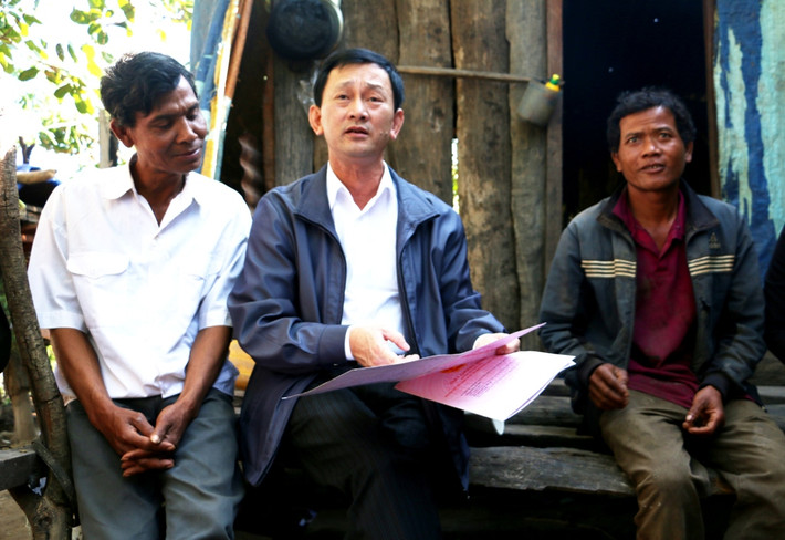 Ông Dương Văn Trang, Bí thư Tỉnh ủy Gia Lai, được Bộ Chính trị điều động, phân công giữ chức Bí thư Tỉnh ủy Kon Tum. Ông Dương Văn Trang, sinh 1961, quê Quảng Ngãi, trình độ Đại học quân sự, Cao cấp lý luận chính trị. Ông Trang từng giữ chức Chỉ huy trưởng Bộ chỉ huy quân sự, Phó bí thư, rồi Bí thư Tỉnh ủy Gia Lai.