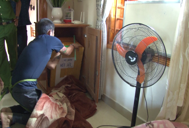 7. 2 lần phá két trộm hơn 5 tỷ đồng: Công an tỉnh Quảng Nam bắt giữ đối tượng Võ Tuấn Anh (SN 1981, trú phường Cẩm Châu, TP Hội An) về hành vi trộm cắp tài sản. Tuấn Anh đột nhập Văn phòng Công chứng L. V (TP Hội An), phá két sắt trộm 3,7 tỷ đồng. Mở rộng điều tra, đối tượng khai nhận y cũng là người thực hiện vụ trộm gần 1,5 tỷ đồng tại nhà ông L.B.N, phường Tân An, TP Hội An vào khuya ngày 18/7/2018.