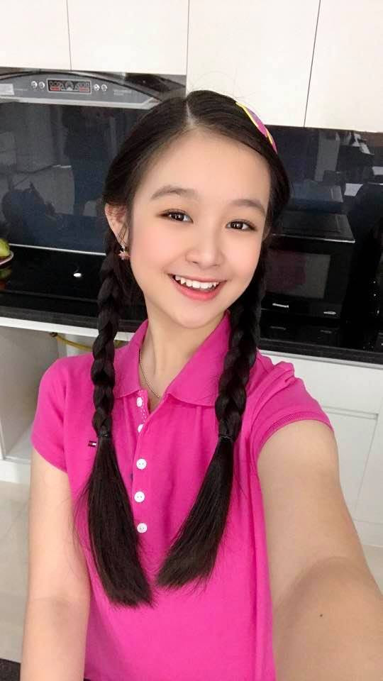 Ngoại hình phổng phao của "Hoa khôi nhí Cần Thơ" cũng làm bao người xuýt xoa.