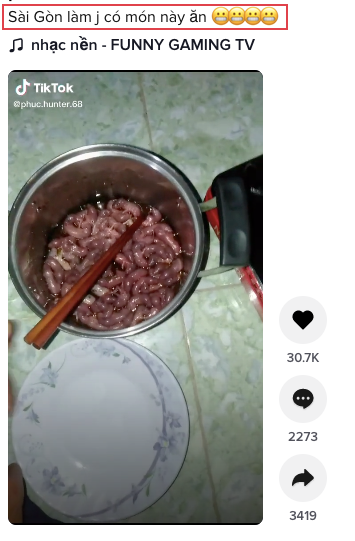 Đi kèm với đoạn clip món ăn kinh dị, thanh niên này còn ghi caption: "Sài Gòn làm gì có món này ăn".
