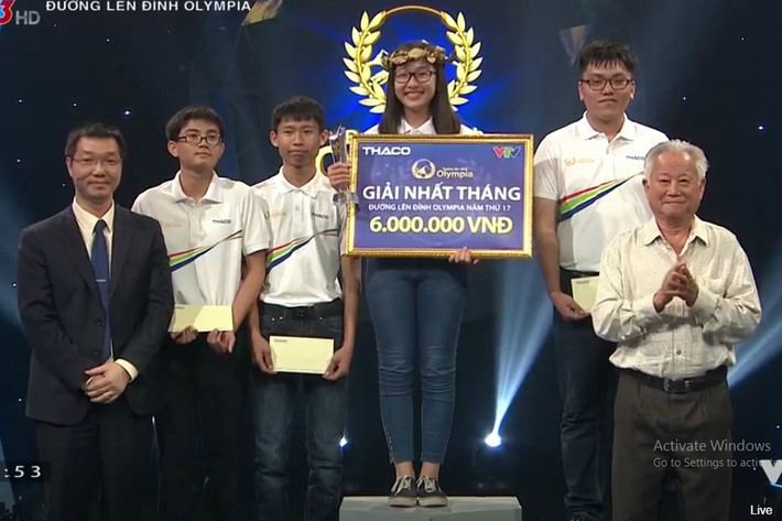 Hà Phương có xuất phát điểm thấp hơn ba nam thí sinh còn lại, tuy nhiên bằng lối chơi chắc chắn, quyết đoán, chính xác, Hà Phương đã giành giải nhất tháng khiến cả trường quay vỡ òa sung sướng.