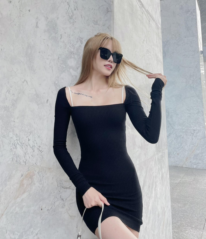 Không chỉ gương mặt xinh đẹp, tươi tắn, tràn đầy sức sống mà thân hình của Thiều Bảo Trâm cũng có da có thịt hơn những bức ảnh trước rất nhiều.