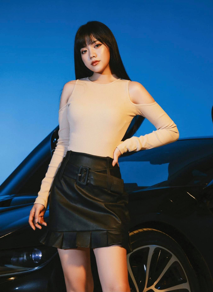 Nhờ ngoại hình nổi bật, Bảo Hân trở thành mẫu ảnh được nhiều thương hiệu thời trang mời gọi. Ảnh: FBNV, IGNV