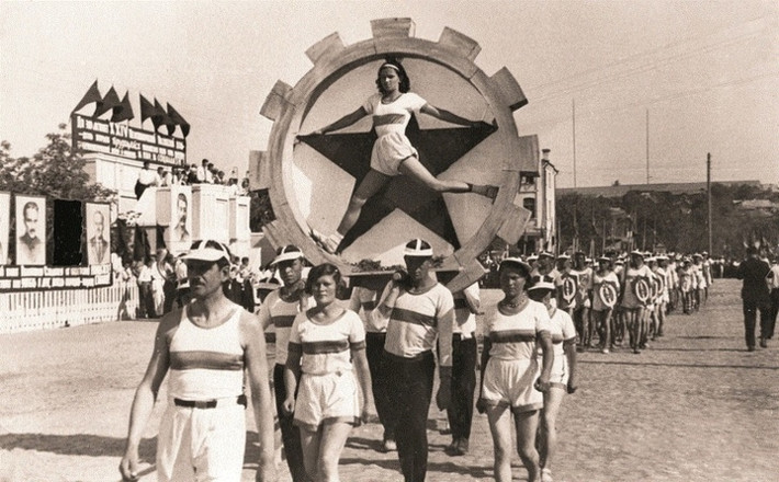 Cuộc diễu hành của các vận động viên năm 1938.