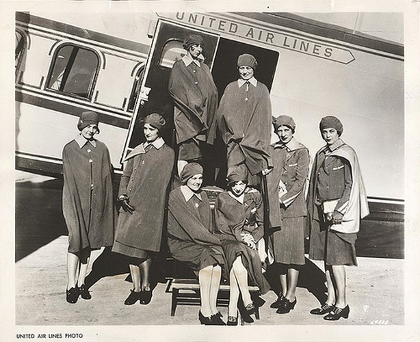 Các nữ tiếp viên hàng không của hãng United Air Lines năm 1930.