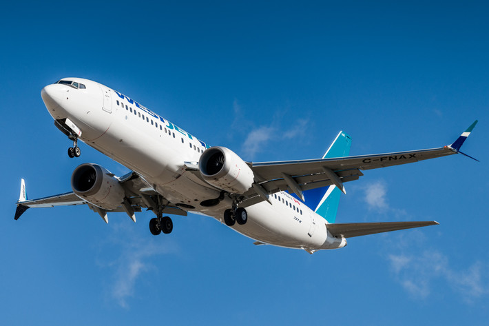 Boeing 737 MAX được xem là niềm tự hào và series máy bay chở khách thương mại mới nhất của hãng Boeing trong 5 năm trở lại gần đây. Tuy nhiên, cuộc khủng hoảng với dòng phi cơ này hiện tại có thể khiến hãng chế tạo máy bay lớn nhất của Mỹ phải trả giá đắt cho những sai lầm của mình. Ảnh: Wikipedia.