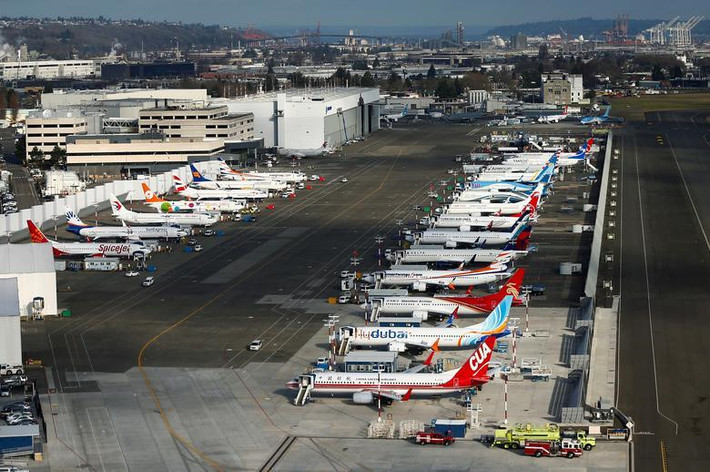 Theo thống kê, Boeing 737 MAX được 47 hãng hàng không trên thế giới sử dụng, với tổng cộng 371 máy bay. Với việc dòng máy bay này bị đình chỉ hoạt động, hãng hàng không bị ảnh hưởng nặng nhất là Southwest Airlines (Mỹ) với 34 chiếc. Các hãng Air Canada (Canada), American Airlines (Mỹ) và China Southern (Trung Quốc) cùng mất sự phục vụ của 24 máy bay. Ảnh: Reuters.