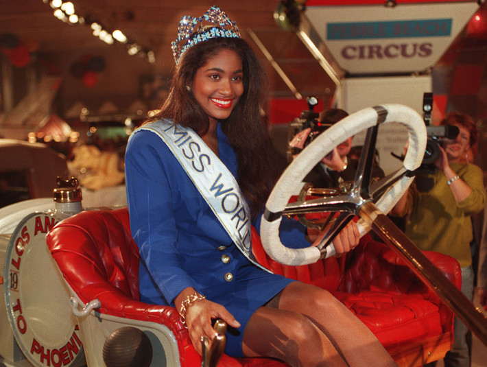 Lisa Hanna, Hoa hậu Thế giới năm 1993. Cô tới từ đất nước Jamaica.