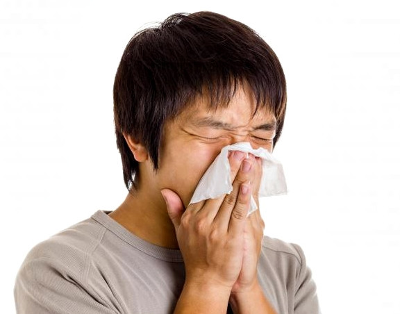 Việc tắc nghẽn dịch mũi lâu ngày sẽ gây cảm giác khó chịu, đau nhức, thậm chí có thể gây viêm trùng khoang mũi, đường hô hấp trên do nhiễm khuẩn.