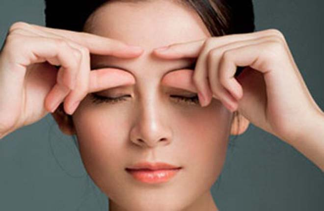 Bước đầu tiên muốn làm giảm viêm xoang cấp tính cần phải rửa để làm sạch khoang mũi. Tiếp theo nên uống trà thảo mộc để có tác dụng tiêu dịch mũi và đờm.