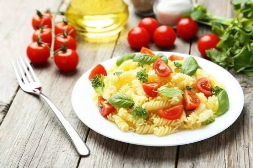 Ăn chay có thể dẫn đến thiếu hụt axit béo omega 3, sắt, kẽm và canxi. Do đó người ăn chay nên cần tư vấn bác sĩ để có một chế độ ăn chay thật sự đầy đủ và tốt cho cơ thể.