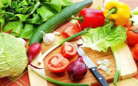Trong một bài viết được đăng tải trên tạp chí "Sức khỏe" của Mỹ, các chuyên gia dinh dưỡng và y tế đã tổng kết được nhiều sự thay đổi của cơ thể sau một tháng ăn chay.