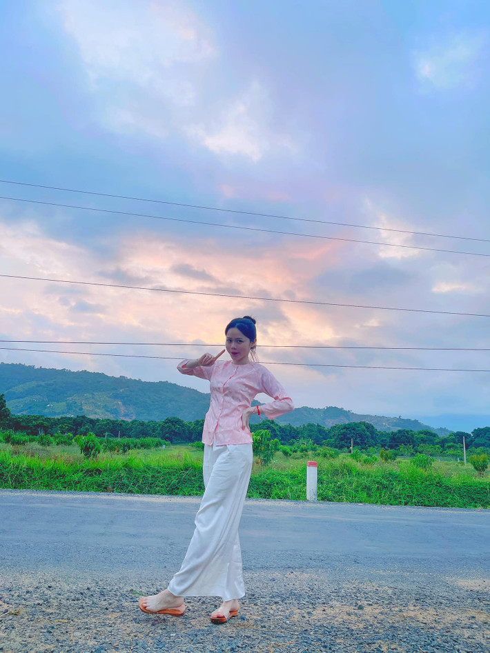 Sau khi chia tay Quang Hải, Huỳnh Anh rất hạn chế chia sẻ đời tư trên trang cá nhân.