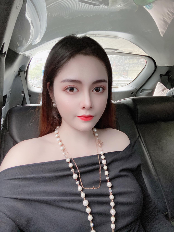 Cô là người đẹp rất chăm chỉ tập luyện, từ võ thuật cho đến gym, boxing, cưỡi ngựa...Ảnh: FBNV