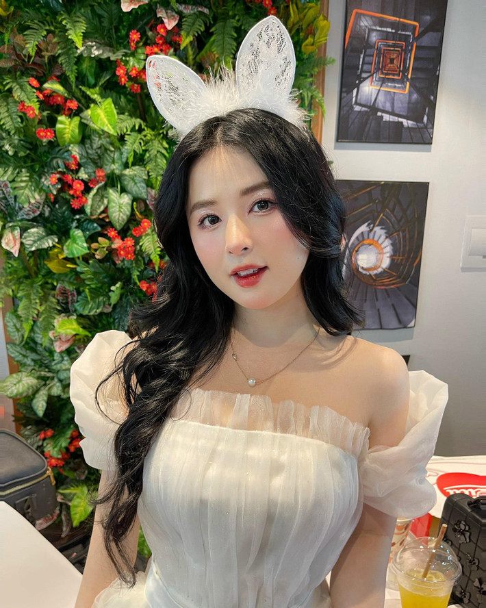 Thảo Nari được nhiều bạn trẻ biết đến là hot girl, nữ streamer nổi tiếng trong cộng đồng game thủ Việt Nam.