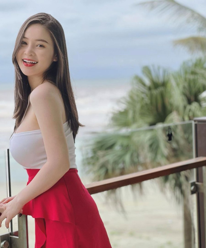 Nàng hot girl RMIT nổi tiếng cộng đồng mạng nhờ gương mặt xinh đẹp và hình thể vào hàng cực phẩm vì quá nóng bỏng.