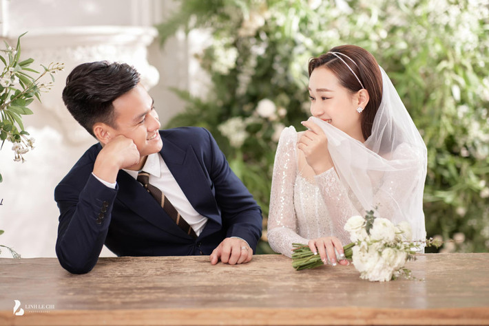 Nhiều bạn bè đồng nghiệp lẫn khán giả cũng không quên để lại lời chúc cho Hồ Tấn Tài cùng bà xã.