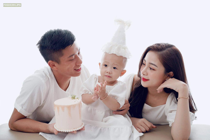 Dù trước khi cưới vướng nhiều ồn ào, nhưng đến hiện tại vợ chồng Phan Văn Đức vẫn rất hạnh phúc.