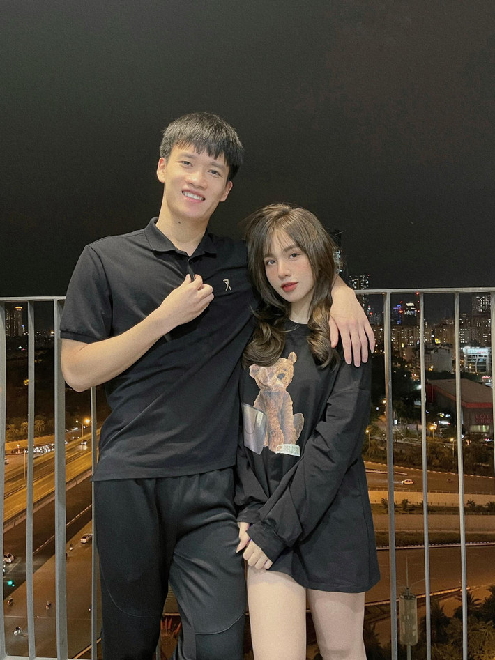 Chuyện tình yêu giữa Hoàng Đức và Gia Hân nhận được rất nhiều sự ủng hộ của người hâm mộ bóng đá từ lâu.