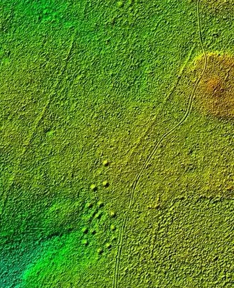 LiDAR cũng xuyên qua các đối tượng che khuất cấu trúc địa lý như những tán rừng già, nên thường được sử dụng để thăm dò những thành phố cổ, di tích cổ.