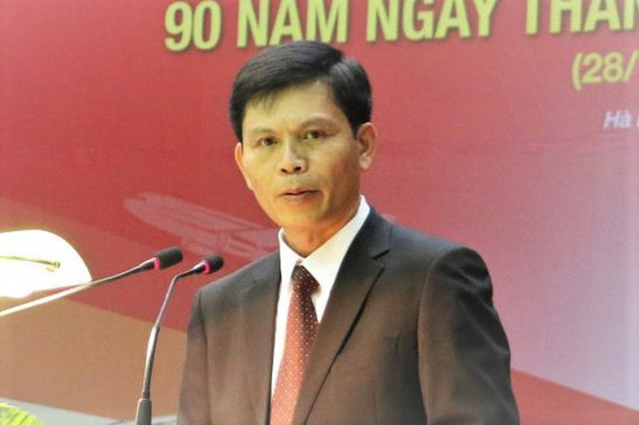Trước khi được luân chuyển, bổ nhiệm giữ chức Phó Chủ tịch UBND tỉnh Thanh Hóa năm 2014, ông Lê Anh Tuấn là Vụ trưởng, Trưởng ban Quản lý các dự án đối tác công - tư (PPP, Bộ GTVT).