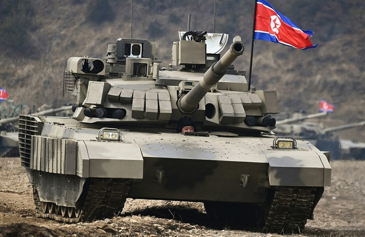 Xe tăng Cheonma-2 do Triều Tiên sản xuất thu hút rất nhiều sự quan tâm từ giới truyền thông quốc tế trong thời gian gần đây, khi bức màn bí ẩn bao quanh vũ khí này vẫn còn dày đặc.