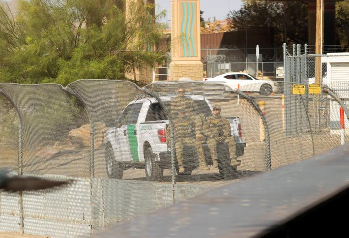 El Paso là một trong những khu vực có an ninh phức tạp nhất dọc biên giới Mỹ - Mexico do nơi đây có một tuyến đường sắt chạy qua hai nước. Nguồn ảnh: Reuters.