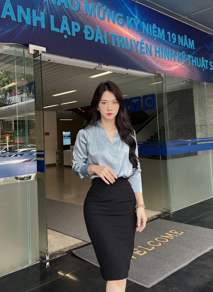 Đặc biệt, trong nửa đầu năm nay, cư dân mạng chứng kiến sự đa năng của Lê Bống ở hai vai trò nổi bật là: MC, diễn viên.