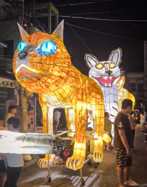 Những mô hình linh vật mèo này hiện tại vẫn tạo sức hút lớn trên MXH. Ảnh: Fanpage Ngáo