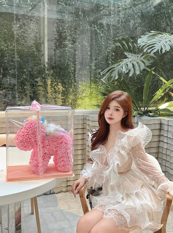 Công việc hiện tại cũng như chuyện tình cảm ít được hot girl Sài thành nhắc đến.