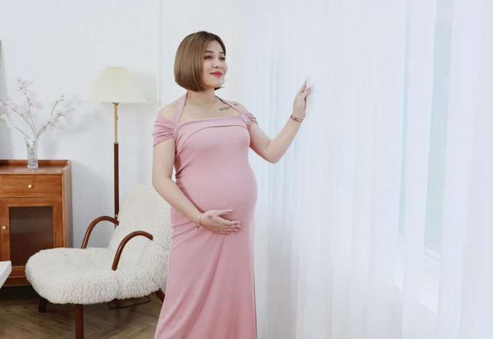 Cô từng dẫn dắt nhiều chương trình được phát sóng trên VTV như: Chúng tôi là chiến sĩ, Ở nhà chủ nhật, Thư viện cuộc sống,...