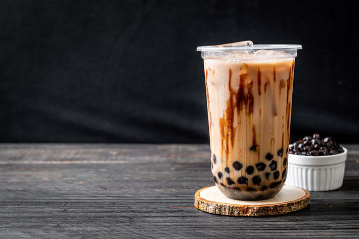 Đồng thời, việc tiêu thụ nhiều đường cũng tương đương với việc bạn đang nạp rất nhiều calo vào người dễ làm bạn mắc bệnh béo phì, tim mạch, cao huyết áp… Ảnh minh họa