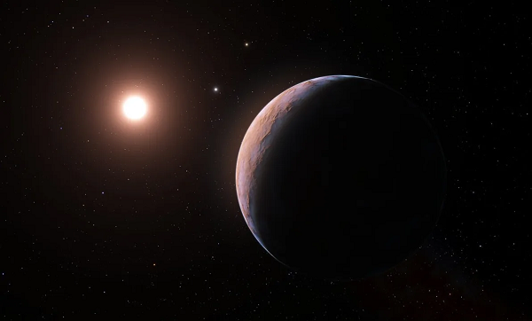 Proxima Centauri d được mô tả là hành tinh lấp lánh như một viên kim cương vũ trụ và gần như chìm lấp vào ánh sáng của sao mẹ, bởi nó quay cực gần sao mẹ (cách 4 triệu km, 1/10 khoảng cách Mặt Trời - Sao Thủy), chỉ mất 5 ngày để hoàn tất 1 quỹ đạo.