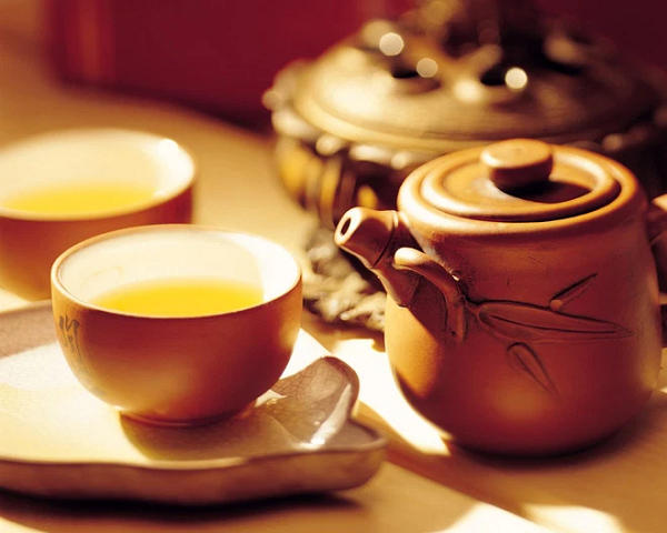 Nước này được dùng để pha trà ướp hương hoa hồng. Yêu cầu đặt ra là hoa tươi vừa được hái và được trộn với trà khô để đảm bảo khi pha thì trà vừa có hương thơm của hoa.