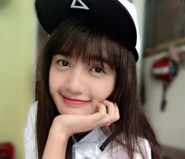 Mới đây, cái Võ Ê Vo được cộng đồng mạng chú ý khi xuất hiện trong clip cover Không phải dạng vừa đâu (Sơn Tùng - MTP).