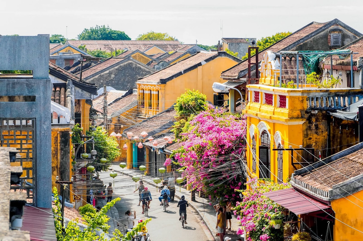 Thành phố cổ Hội An, nổi tiếng với kiến trúc phương Đông kết hợp với nét đẹp Pháp cổ điển, đem đến cho du khách những trải nghiệm khó quên.