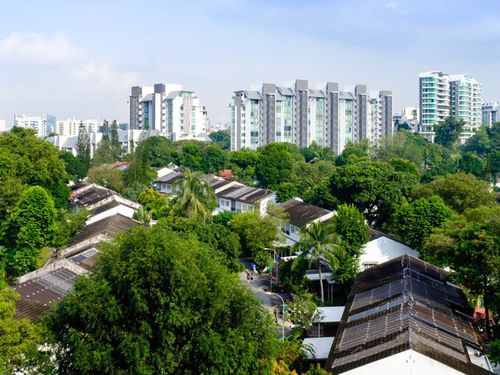 Các toà tháp chung cư này nằm ở Holland Village, khu nhà giàu nổi tiếng của Singapore.