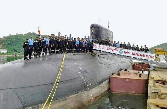 Tàu ngầm mà Ấn Độ bán cho Myanmar là INS Sindhuvir (S58), thuộc Đề án 877, lớp Kilo. Ấn Độ mua tàu ngầm này từ Liên Xô vào những năm 1980 và được hiện đại hóa trước khi bán cho Myanmar.