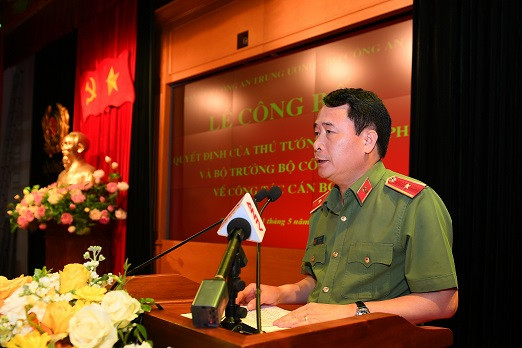 Thiếu tướng Lê Quốc Hùng: Tướng Lê Quốc Hùng sinh năm 1966, quê ở tỉnh Thừa Thiên Huế. Trước năm 2015, ông giữ chức vụ Phó giám đốc công an tỉnh Thừa Thiên Huế, là Đại biểu HĐND tỉnh Thừa Thiên Huế. (Ảnh: Vietnamnet)