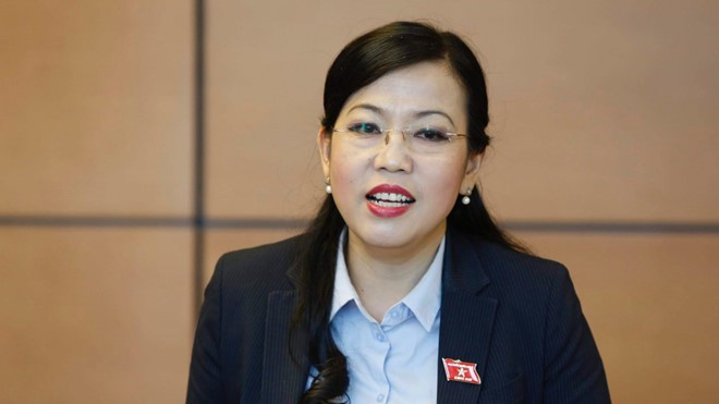 Năm 2007, bà làm giảng viên giảng dạy tại Bộ môn Vật lí lí thuyết, Viện Vật lý kỹ thuật, Trường Đại học Bách khoa Hà Nội, Phó Trưởng phòng Khoa học - Công nghệ, Đại học Bách khoa Hà Nội. Trong đợt công nhận của Hội đồng Chức danh giáo sư nhà nước năm 2007, bà là nữ Phó Giáo sư trẻ nhất Việt Nam tính đến thời điểm đó. (Ảnh: Baoxaydung)