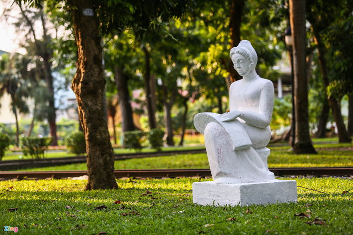 Trước những ý kiến phản ứng từ người dân, Ban quản lý công viên Thống Nhất đã sơn trắng lại tượng bắt đầu từ ngày 26/5. Ông Cao Xuân Lâm, Phó tổng giám đốc Công ty TNHH một thành viên Công viên Thống Nhất, cho biết việc này sẽ được hoàn tất vào ngày 27/5.