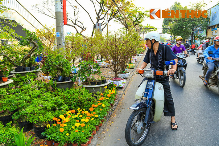 Kẻ bán người mua đã nhộn nhịp, tạo thành nét văn hóa sông nước đặc trưng Nam bộ.