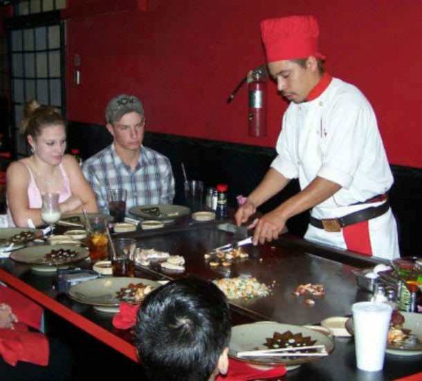 Có khoảng 3.946 nhà hàng sushi ở Mỹ. Nhật Bản có chừng 45.000 nhà hàng trên toàn quốc.