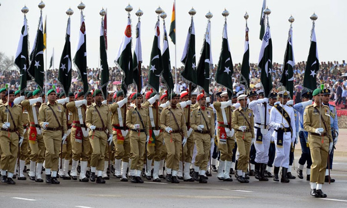 Pakistan hiện cũng là một trong những quốc gia bất ổn trên thế giới với tranh chấp biên giới xảy ra liên miên kèm theo đó là việc nguy cơ khủng bố cao. Nguồn ảnh: Pinterest.