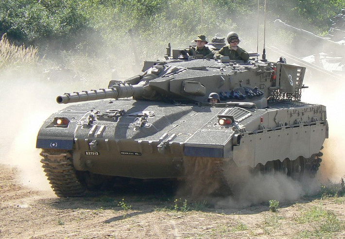 Các xe tăng chủ lực Merkava - 4 này sẽ được nhập biên lần lượt qua các năm từ nay tới năm 2024 tới đây. Nguồn ảnh: BMDP.