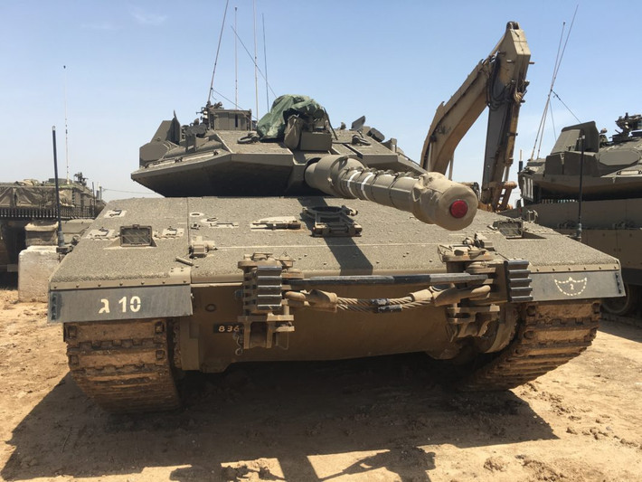 Theo những thông tin mới nhất được truyền thông Israel đăng tải, nước này sẽ đặt mua khoảng 150 xe tăng Merkava phiên bản Merkava - 4 để thay thế cho những xe tăng Merkava - 3 hiện đang phục vụ trong biên chế. Nguồn ảnh: BMDP.