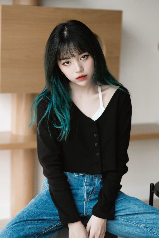 Đây được xem là lời khen của Linh Ngọc Đàm dành đến cho cô "người yêu tin đồn" của Bụt, bởi hot girl 2k4 này sở hữu nhan sắc vô cùng xinh đẹp, đặc biệt là thân hình "bốc lửa".