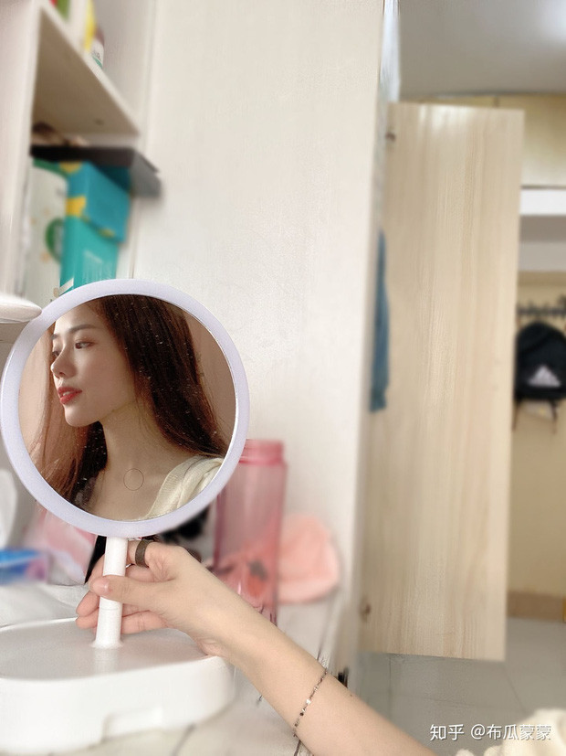 Mặc dù có nhiều người cho rằng cô gầy đi không còn xinh như lúc mập nhưng cô không bận tâm và hoàn toàn yêu bản thân của hiện tại.
