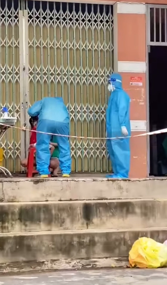 Họ không ngừng truyền thêm năng lượng tích cực đến những người bệnh, những người dân của mình cũng đang chịu ảnh hưởng từ dịch bệnh COVID-19.