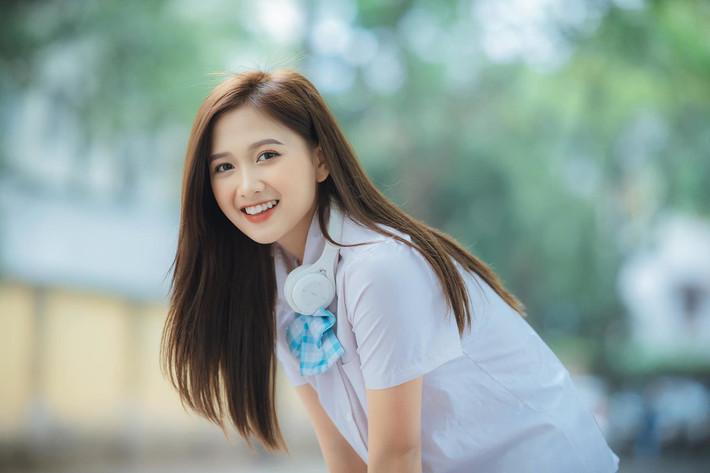 Trước đó, Thu Hương cũng từng góp mặt trong nhiều MV ca nhạc và có lượng fan không hề nhỏ.